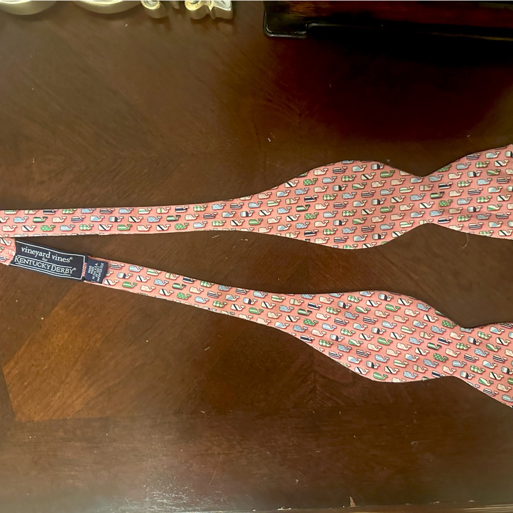 Vineyard Vines bow tie